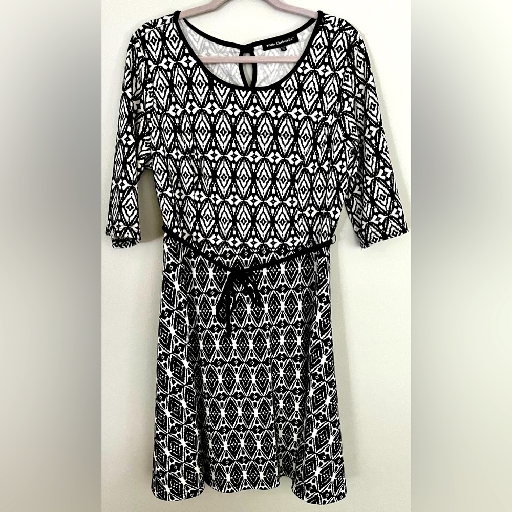 Cute dress.